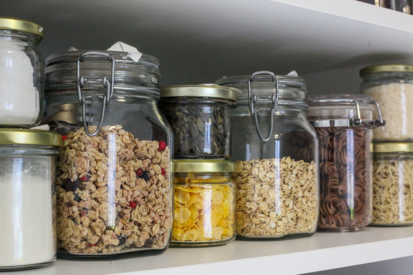 Hat sich als Lebensmittelverpackung bewährt: Glas. (Foto: Pixabay) Gläser mit Lebensmitteln darin