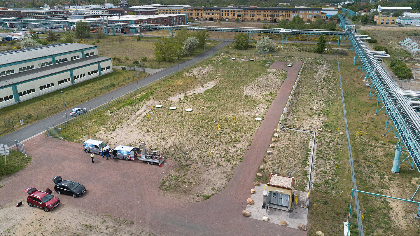 Das Gelände des Wasserstoffdorfs ist etwa 12.000 Quadratmeter groß (Bild: Christian Kortüm / Mitnetz Gas) Das Gelände des Wasserstoffdorfs ist etwa 12.000 Quadratmeter groß (Bild: Christian Kortüm / Mitnetz Gas)